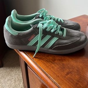 Women’s RARE  Adidas Samba OG size 8